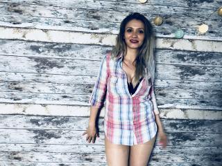 RedYasmine - Chat live exciting with this being from Europe College hotties 