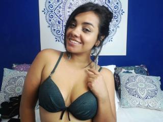 TaylorSweet - chat online sexy with this charcoal hair Horny lady 