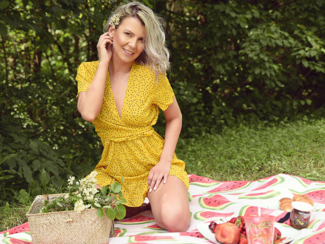 LaraCalie - Live porn &amp; sex cam - 6612588