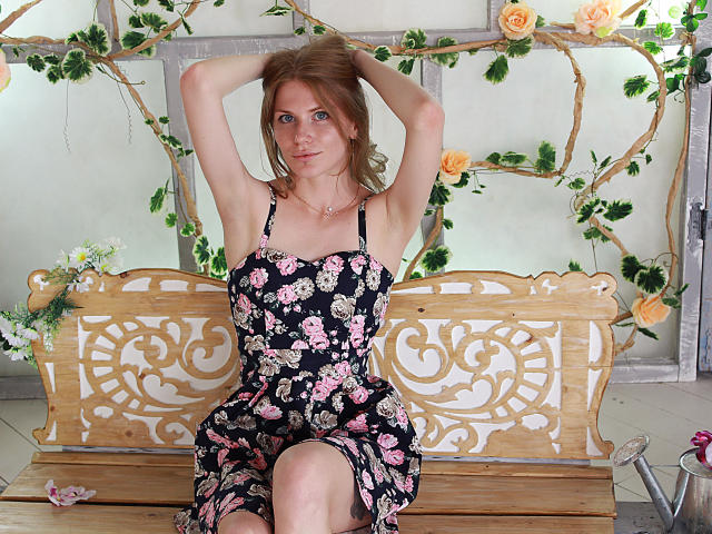 GretyArdent - Live cam porn avec une Incroyable jeune camgirl hot rasée sur la plateforme Xlovecam.com 