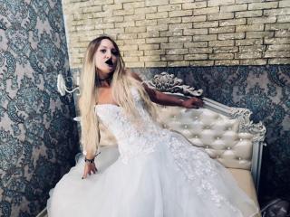 AllaSexyQueen - online show exciting with a Mistress with a standard breast 