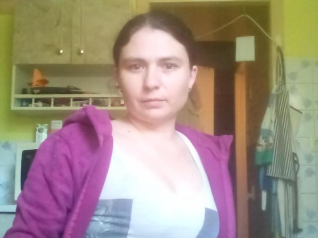 WonderPhyllis - Live hard avec cette Femmes anatomie proportionnée sur la plateforme Xlove 