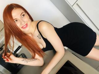 AmberAnette - online chat porn with this shaved vagina Girl 
