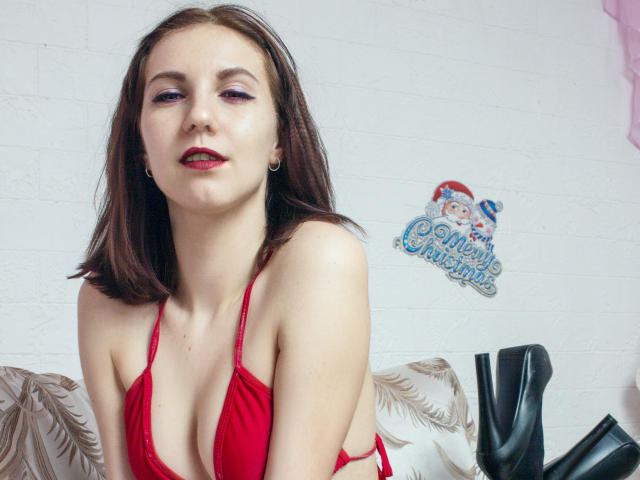 ElizabetVeryNice - Chat cam excitant avec cette Belle model hot au sexe complètement épilé sur Xlovecam.com 