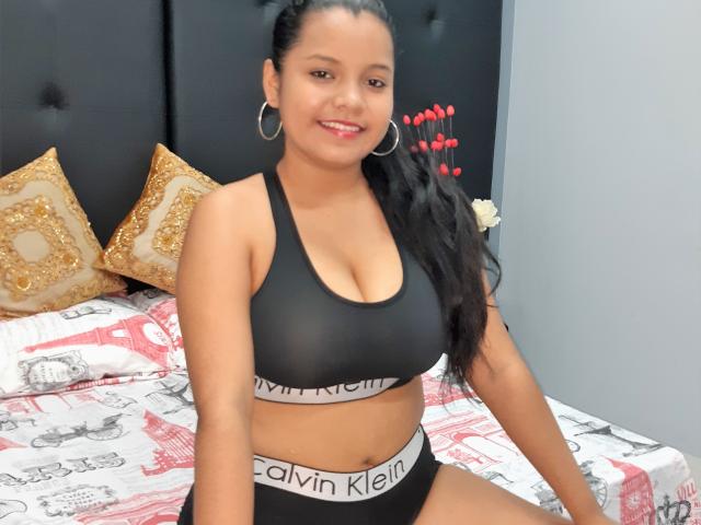 SammyReyes - Webcam live hard with a massive breast 18+ teen woman 