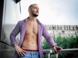 TylerHott - Show hot avec un Homo européen sur le service XloveCam 