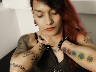 Alicemace - Live chat x with this shaved sexual organ Young lady 