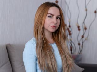LiaWendy - Show x with this shaved private part Exciting 18+ teen woman 
