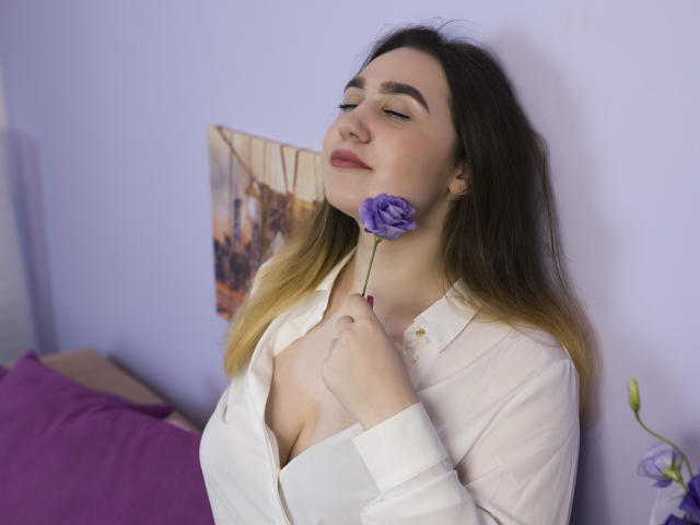 LolaBlossom - Show x with this White Young lady 