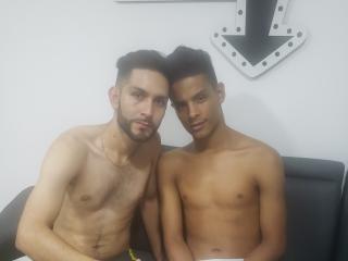 STYFEMILAR - Show live en direct avec ce Couple Homo sur XloveCam 