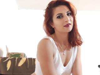 HaileyDevy - Cam intime avec une Excitante camgirl française hot brune foncé sur XloveCam 