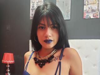 SalomeSweetX - online chat sexy with a well built X 18+ teen woman 