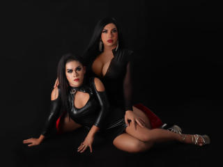 DbestPlaymateTS - Spectacle porno avec un Couple transsexuel à la chevelure noire sur le site Xlovecam 