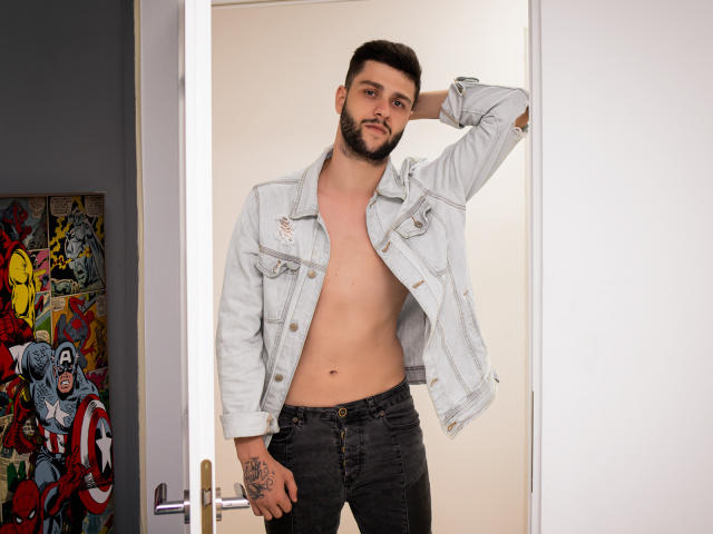 SeanCastle - Chat cam sexe avec ce Homme avec un corps à la musculature impressionnante sur la plateforme Xlovecam.com 