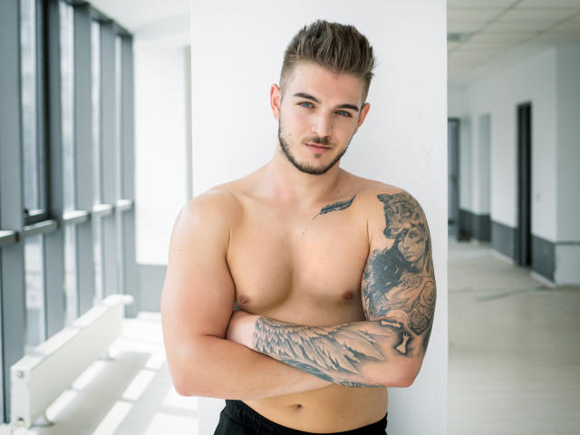 AshtonBond - Live porn &amp; sex cam - 6781878