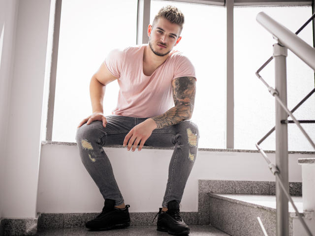 AshtonBond - сексуальная веб-камера в реальном времени - 6781913