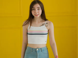 JuliaPeach - online chat sex with this brown hair Exciting college hottie 