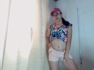 PerlaSexySquirt - Show live exciting with this shaved genital area Hot teen 18+ 