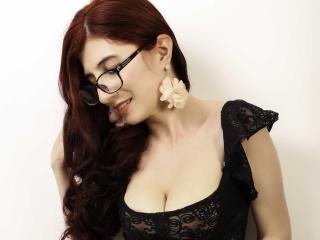 GabbyBest - Webcam live exciting with a shaved private part Hot lady 