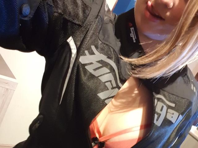 IsabelleLaCoquine - Live sex cam - 6804395