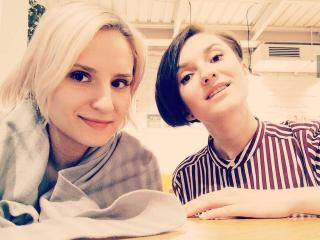 DianeAndBethi - Live chat xXx avec une Lesbienne silhouette sur Xlove 