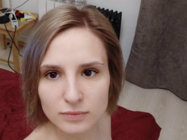 DianeAndBethi - Webcam hot avec une Lesbienne avec des cheveux châtain clair sur la plateforme XloveCam 