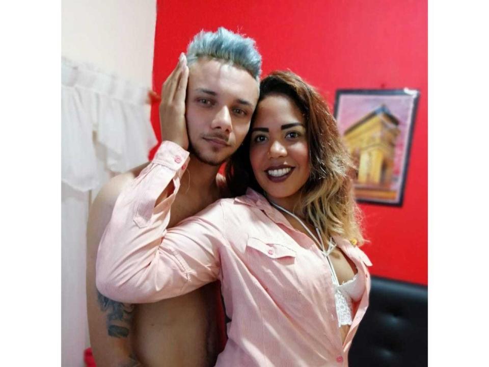 LaurelAndTony - Live chat porn avec ce Duo d'amérique latine  
