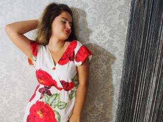 MayaLouise - chat online hot with this shaved pussy Hot teen 18+ 