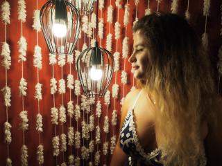 MayaLouise - Chat xXx with this shaved sexual organ Hot babe 