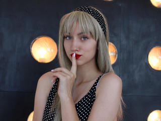 MarianneFire - online show exciting with this platinum hair Hot young lady 