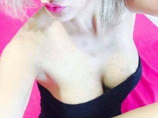 AshleyD - Chat sex avec une Camgirl mature française à la poitrine idéale sur la plateforme XloveCam 