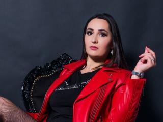 MaitresseTyna - Chat cam hard with this fit physique Dominatrix 