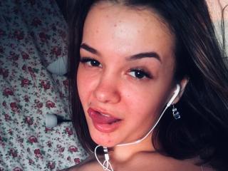 RojoBlanco - chat online exciting with a being from Europe Exciting girl 
