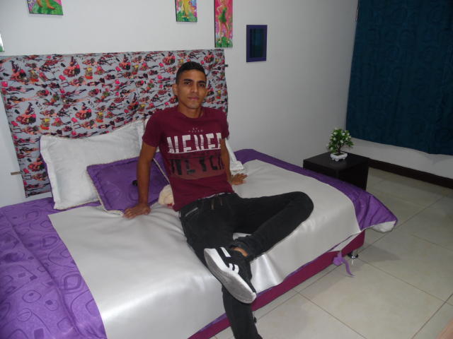 RobertFetiche - Sexe cam en vivo - 6843899