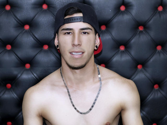BradLatin - Sexe cam en vivo - 6857789