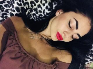 FrancescaMoone - Show live hot with this charcoal hair X girl 