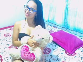 JulianaSquirting - Show live exciting with this regular body Sexy lady 
