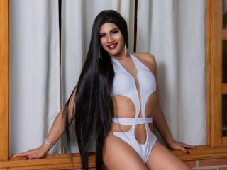 Meliina - Show xXx avec cette Transsexuel au sexe entièrement taillé  