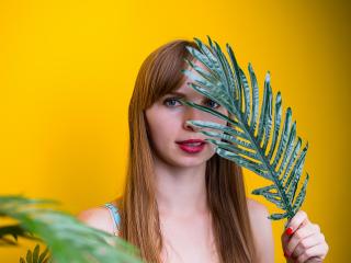 PaigePainal - Cam porn avec une Sacrée jeune bombe très sexy avec de grosses poitrines  