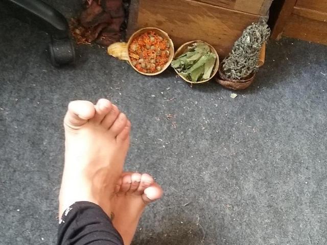 EskelaFetishMinds - Show live exciting with a Horny lady with regular tits 