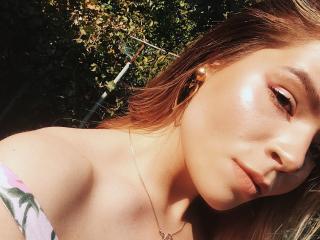 KettieX - Spectacle sex avec une Resplendissante jeune camgirl française hot sur la plateforme Xlovecam.com 