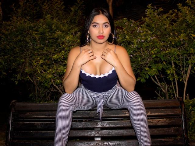 Sharlotthe - Web cam sexy with a dark hair Sex college hottie 