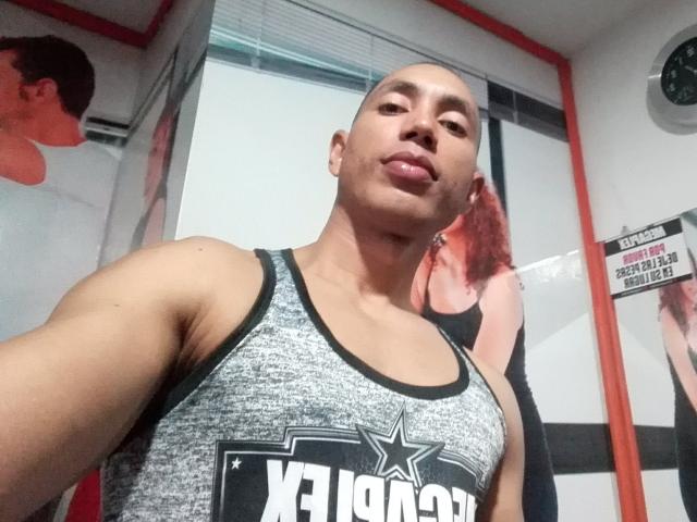 LeonXArdiente - Webcam live exciting with a charcoal hair Gays 