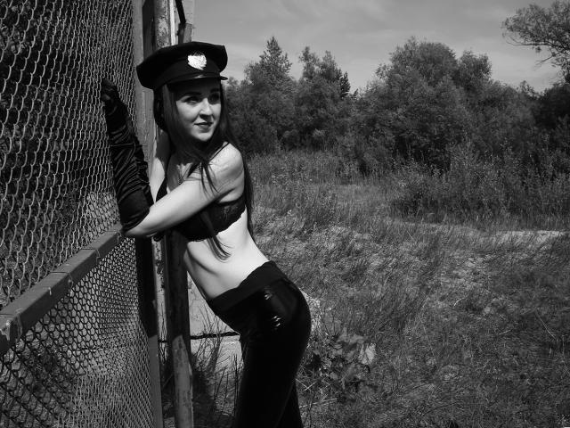 AmoraRina - Show x with a shaved genital area Sexy 18+ teen woman 