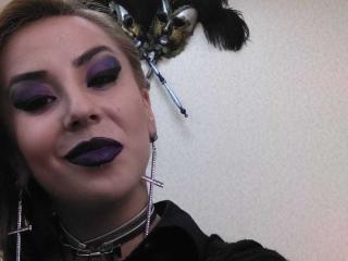 QueenPaigeX - Chat exciting with a charcoal hair Mistress 