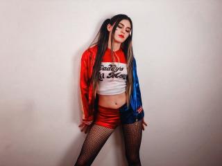 AdelineElectra - online show sexy with a muscular body X babe 