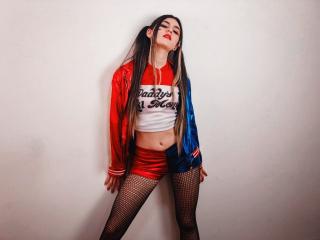 AdelineElectra - chat online sex with this latin american Nude teen 18+ 