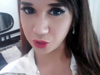 QueenOfSEXts - Cam sex with this trimmed pussy Ladyboy 