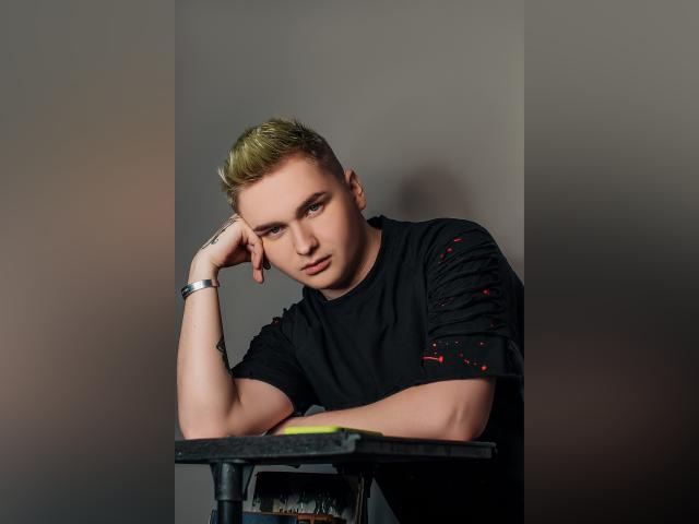 WoodyJones - פורנו בשידור חי ומצלמת סקס - 6967589