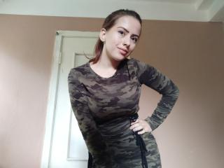 AnnaLux - chat online hot with this White Exciting girl 
